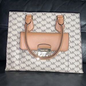 Beautiful Michael Kors purse!